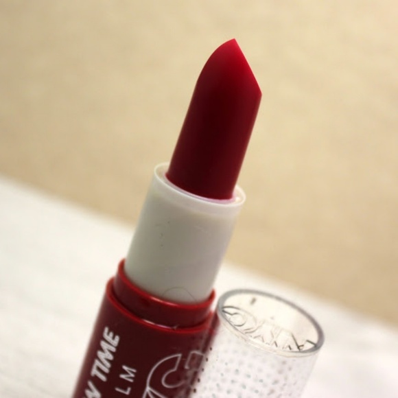 NYC Show Time Lip Balm In Vogue Red - Picture 3 of 4